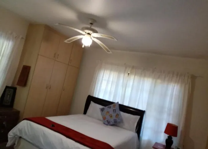 Stesh Margate Holiday House 12 Sleeper