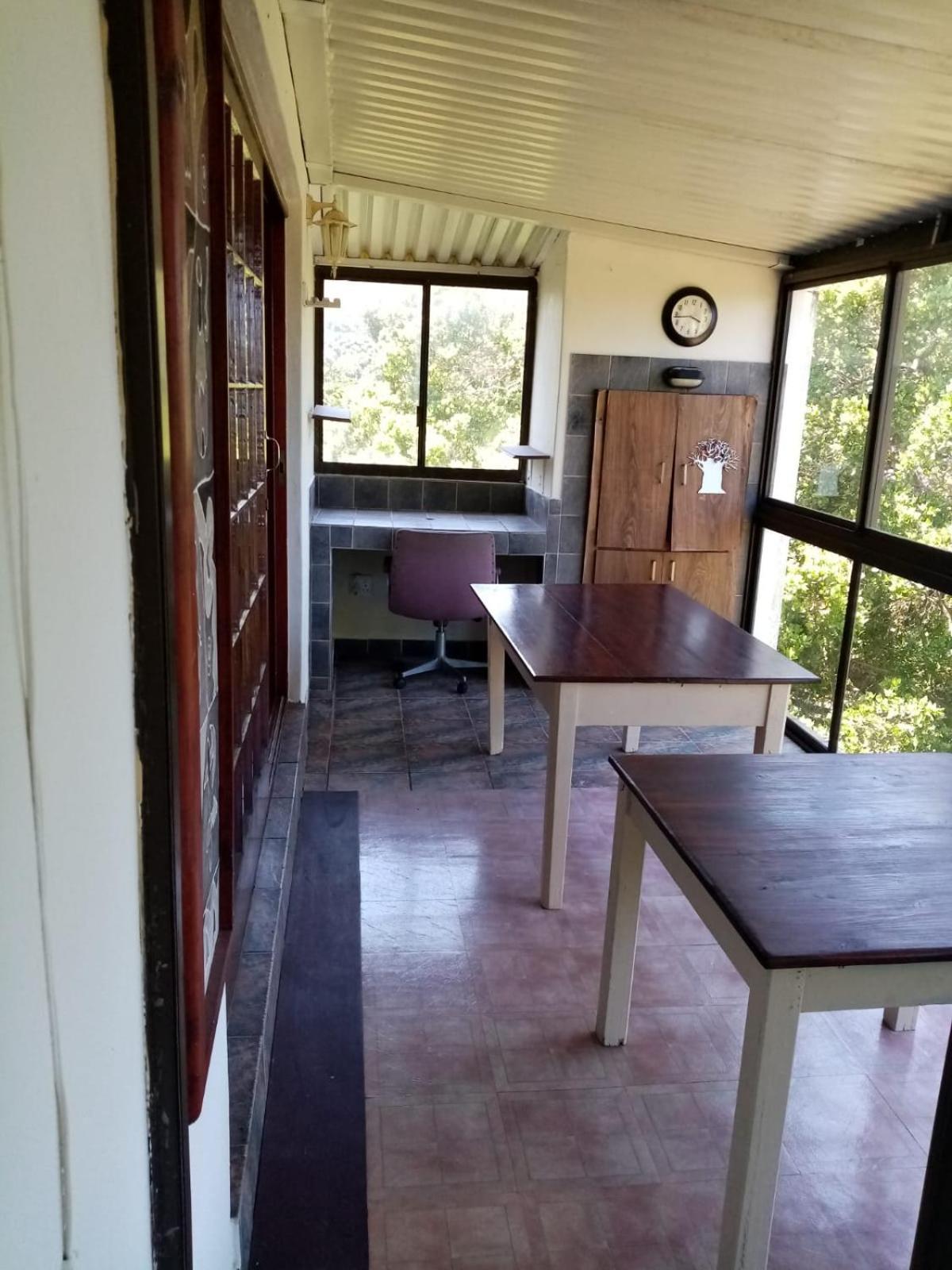 Stesh House 12 Sleeper